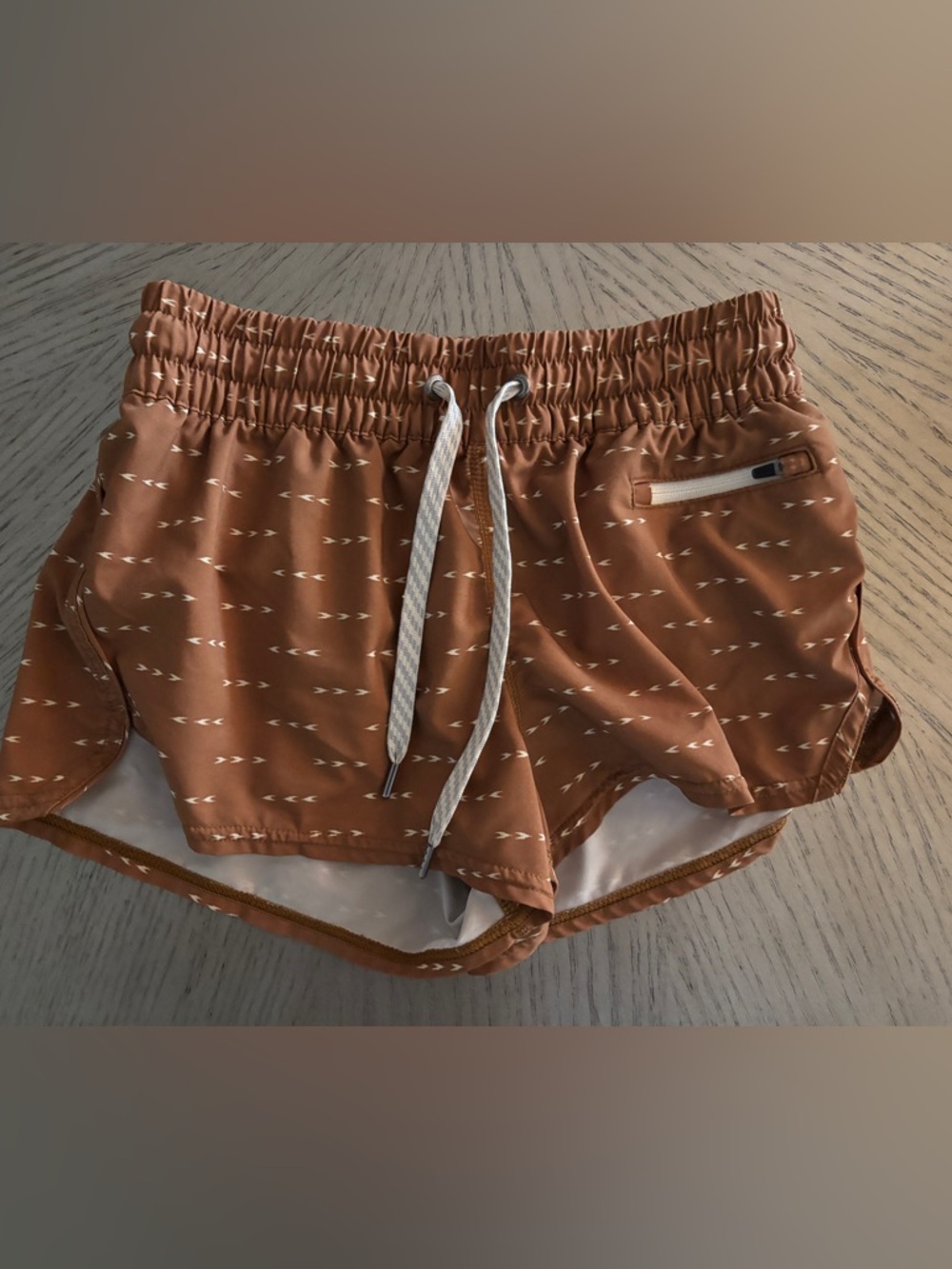 Vuori Clementine Short in Tumeric Arrows XXS
